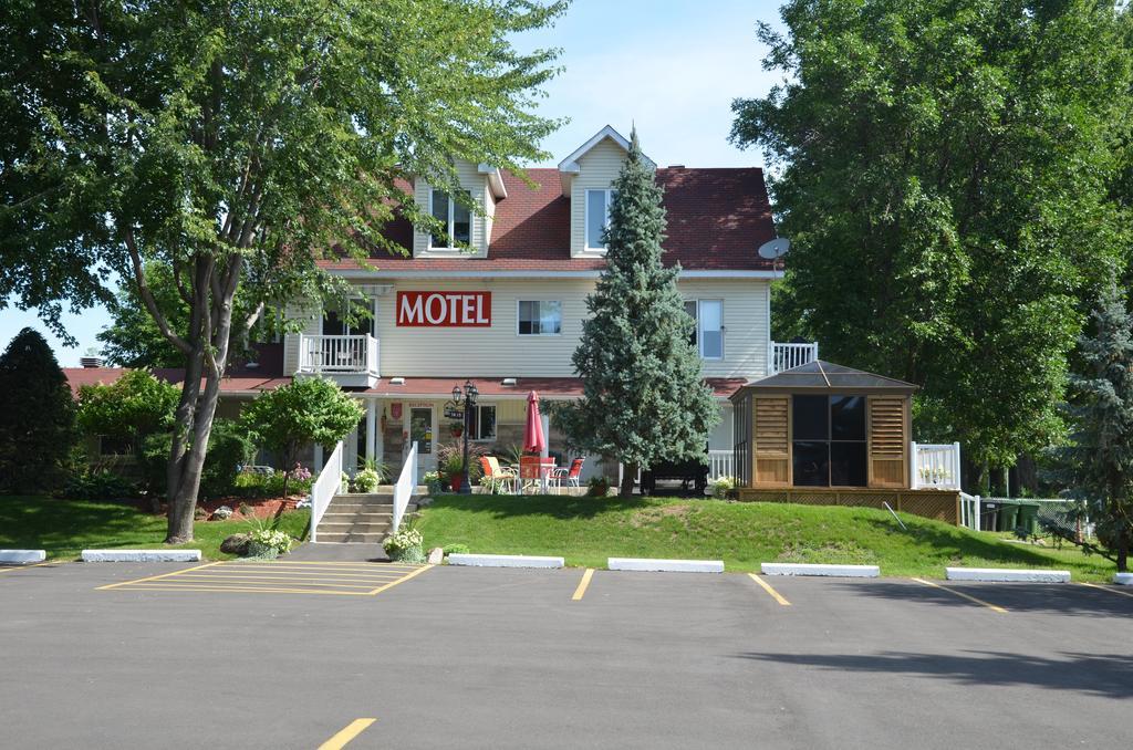 ريبنتينيي Motel Derfal المظهر الخارجي الصورة