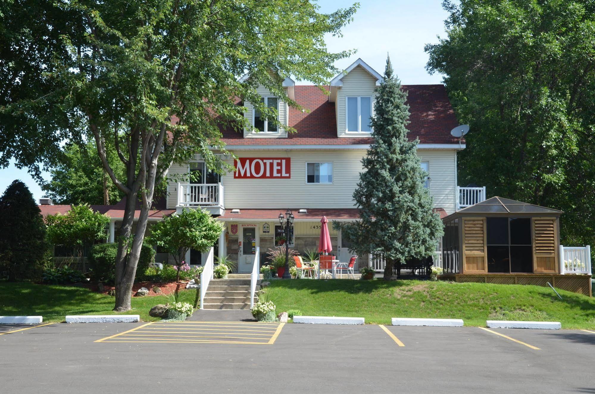 ريبنتينيي Motel Derfal المظهر الخارجي الصورة